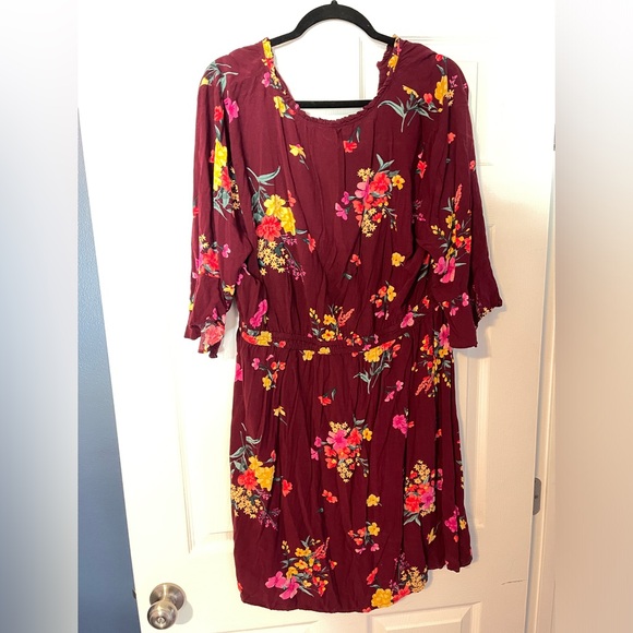 Old Navy Maroon Short Sleeve V-Neck Floral Dress - Picture 4 of 4